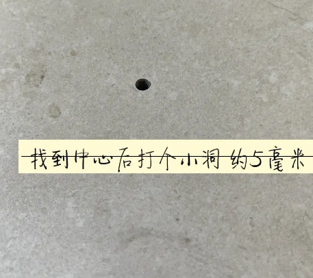 叶县瓷砖空鼓维修公司专业解答在瓷砖铺贴过程中，如果砂料搅拌不均匀，将会带来以下问题